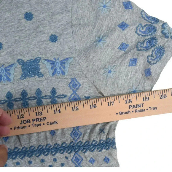 Johnny Was Nico Patchwork Embroidered Floral Cotton Tee Gray Size M Butterfly - Picture 11 of 12